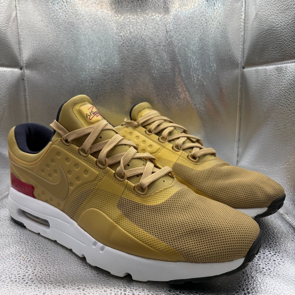 Size 12 Nike Air Max Zero QS‎ Mens Metallic Gold Low Athletic Shoes 789695-700